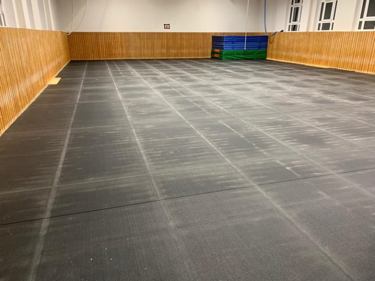 Neue Matten im Dojo Polizei SV Judo Abteilung